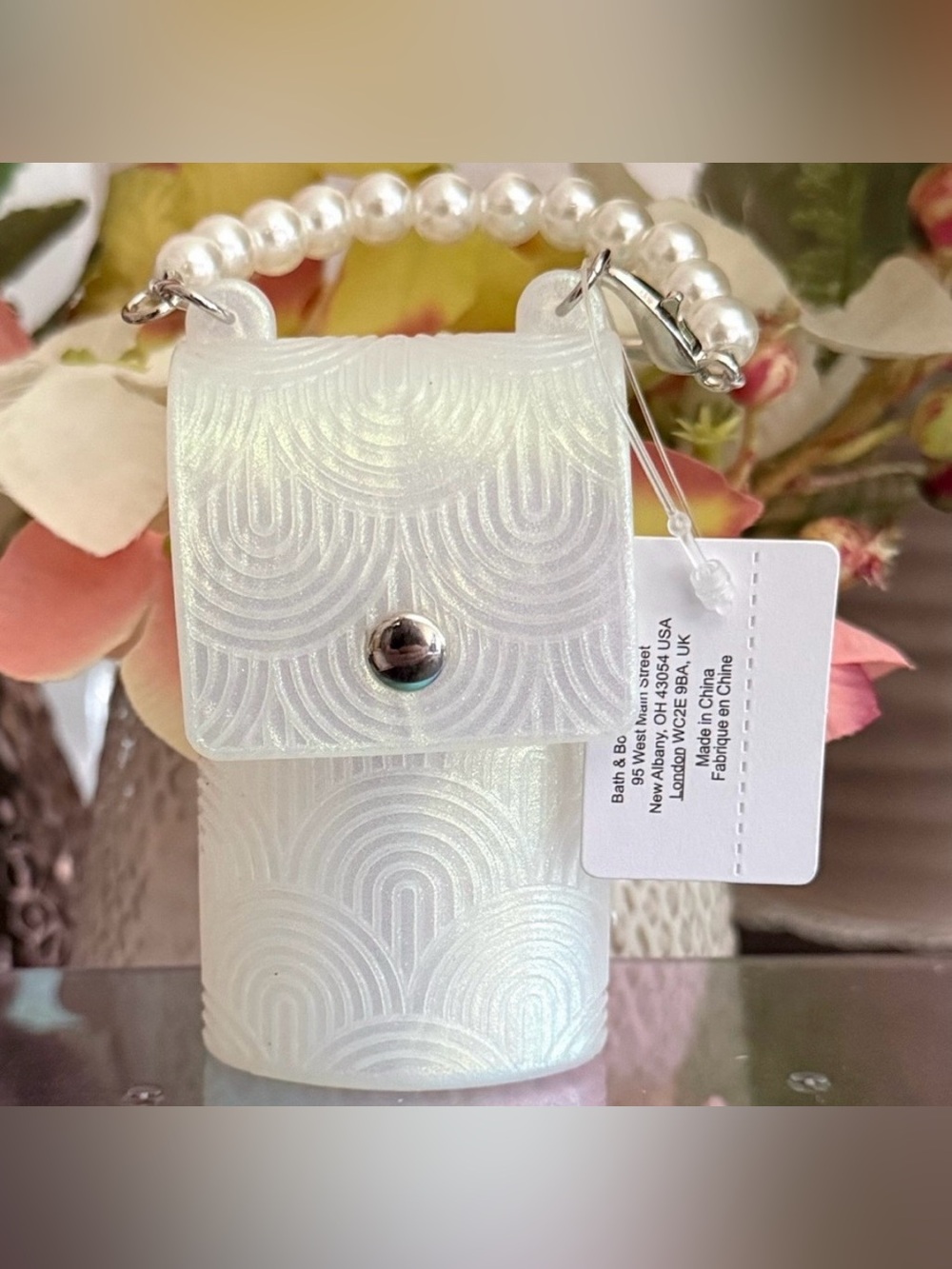 🆕🪷 BATH & BODY WORKS “WHITE PEARL SNAPCASE” POCKETBAC HOLDER. NEW WITH TAGS.